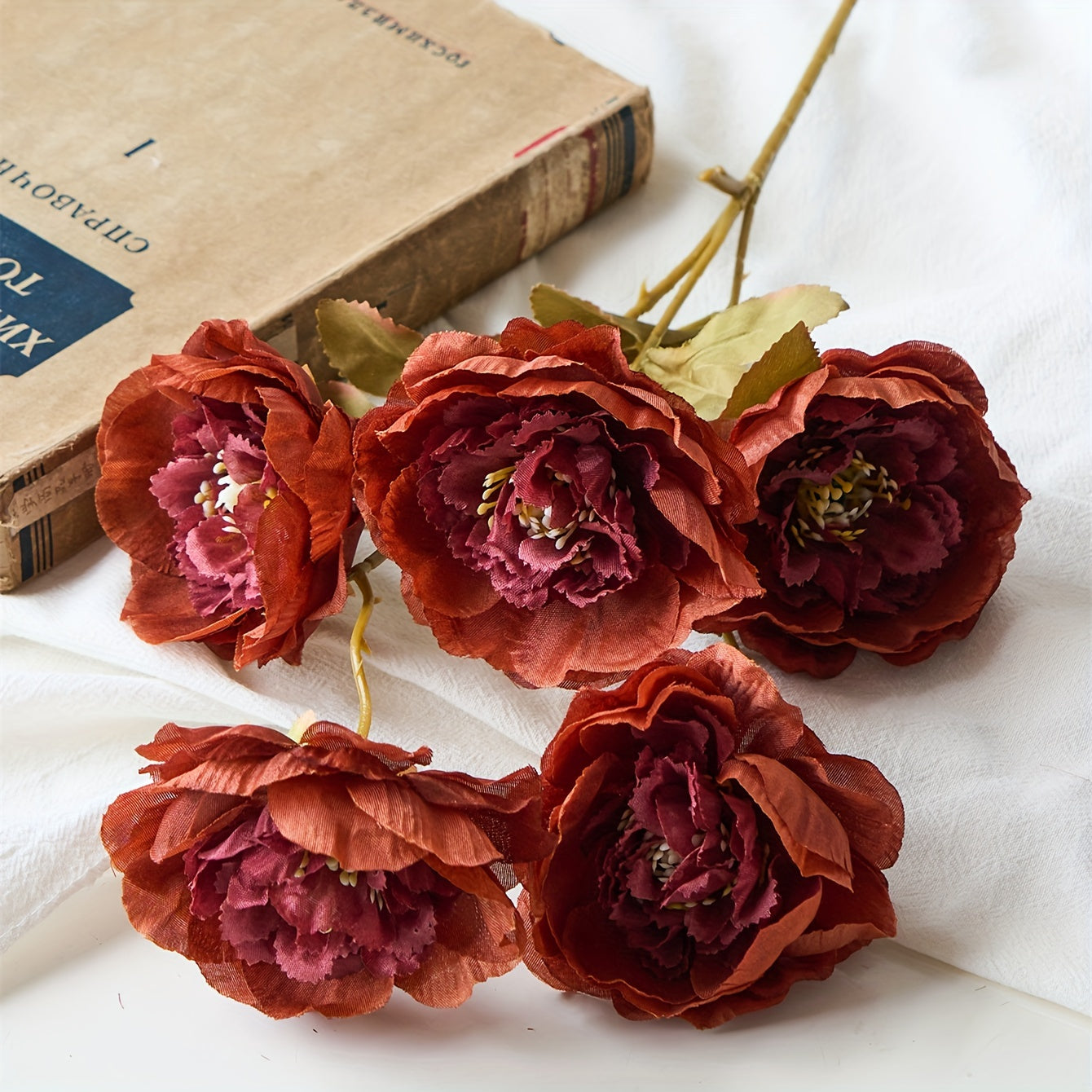 2pcs Artificial Flower Bouquet, 5 Heads Faux Snow Lotus Flower, Premium Oxidation Resistance Flower, Wedding Engagement Birthday Bridal Shower Party Decor, Table Centerpiece Arrangement, Home Office Decor Celebration Décor,