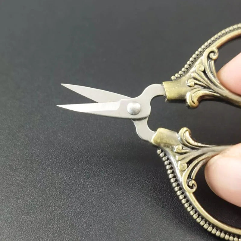 Mimi Portable Small Scissors Household Craft and Embroidered Thread Cutting Scissors Convenient Pocket Size