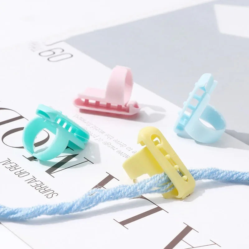 4PCS Yarn Guide Finger Holders Knitting Thimble Loop Crochet Ring diy Crafts Sewing Accessories Tool DIY Wear Thread Ring Helper