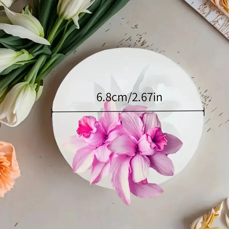 1One Strawberry-Shaped Silicone Mold-3DAromatherapy Candle Wax Mold，DIYBerry Shaped Candle and Soap，Durable、Flexible、Materials T