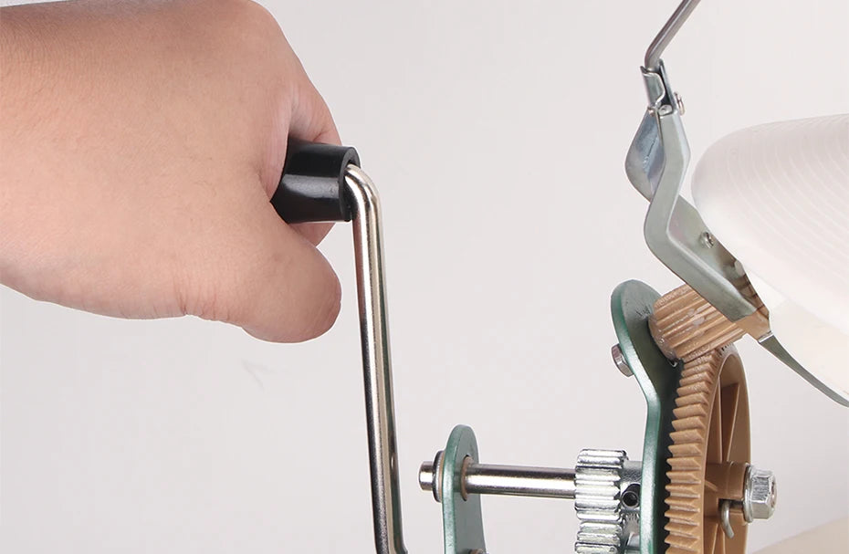 Hand Operated Winding Machine Machine Yarn Ball Winder Hand Operated Easy to Set Up and Use Sturdy with Metal Handle And