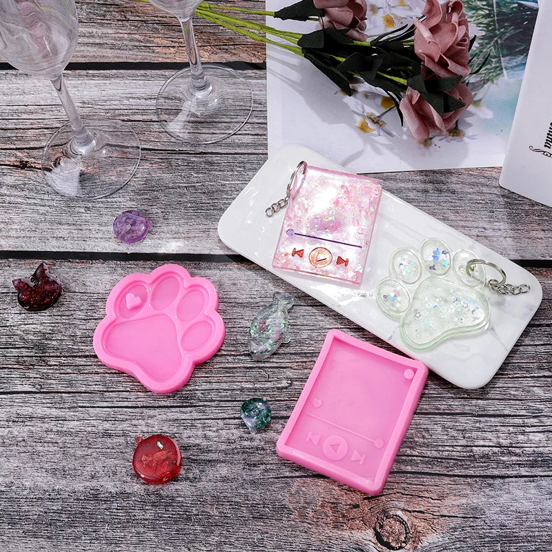 Dog Paw Print Resin Molds Heart Shape Keychain Casting Silicone Molds for Key Chain Pendant Making Epoxy Resin Craft Jewelry DIY