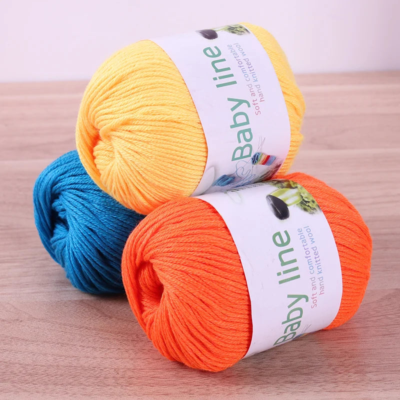 200g 6 Strands of Medium Thick Handmade DIY Knitted Soft Yarn Balls for Making Sweaters, Hats, Scarves, Gloves, Yarn Shoes, Soft Yarn Balls, 1 Piece = 4 Balls = 200 Grams
