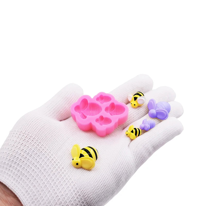 GJ-75 Cartoon Mini Bee Shoes and Clothing Decorative Accessories Drip Mold Chocolate Cookies Cake Dessert Decorative Molds