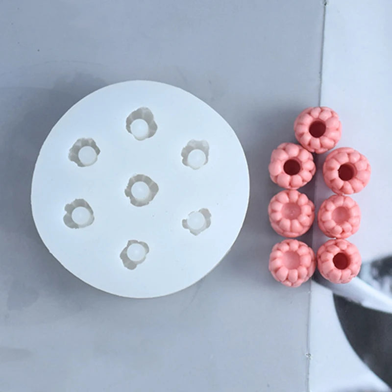 Rose Mold Wild Strawberry Simulation Fruit Silicone Mold Chocolate Baked Cake Aromatherapy Candle Mold