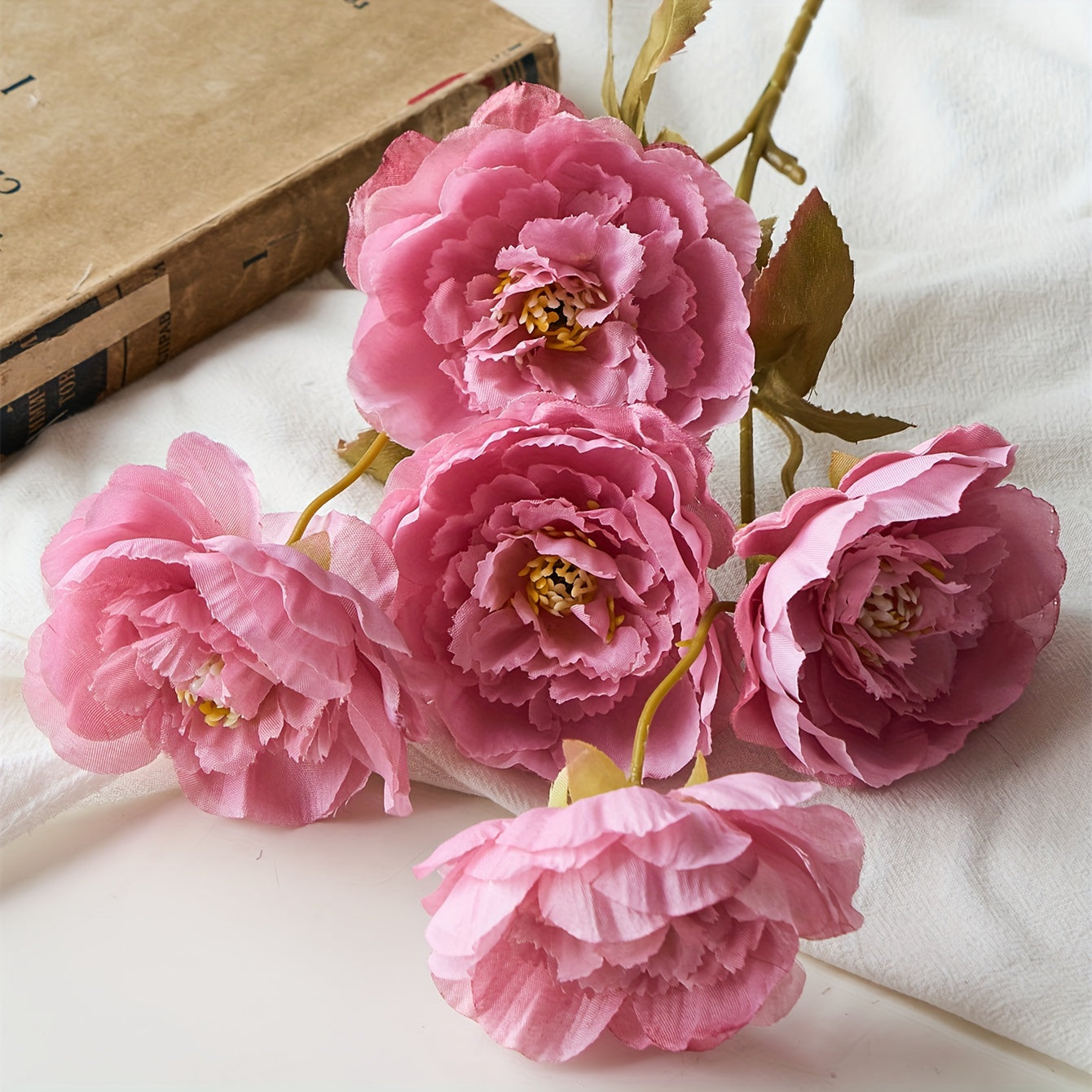 2pcs Artificial Flower Bouquet, 5 Heads Faux Snow Lotus Flower, Premium Oxidation Resistance Flower, Wedding Engagement Birthday Bridal Shower Party Decor, Table Centerpiece Arrangement, Home Office Decor Celebration Décor,